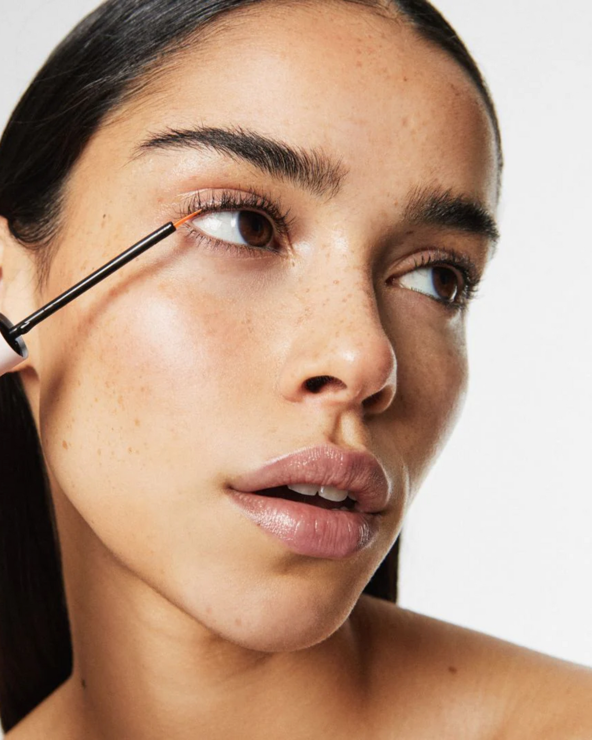 VOLUMINIZING LASH & BROW SERUM